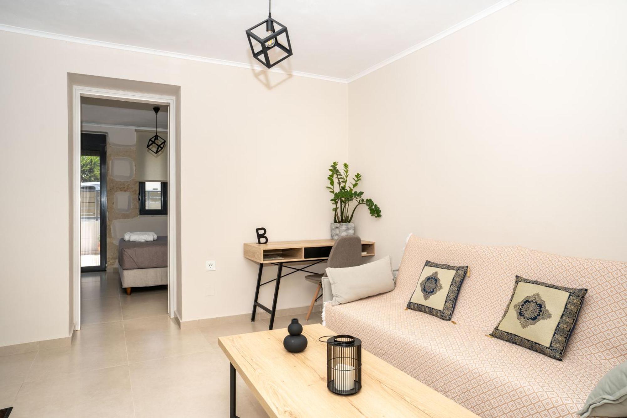 Myra City House Ханя Екстериор снимка